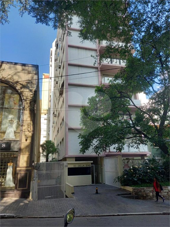 Apartamento à venda com 2 quartos, sendo 1 suíte,  em Cerqueira César, São Paulo, SP