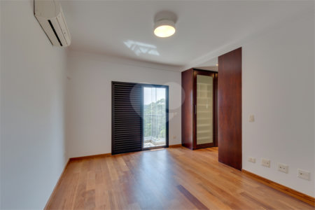 Apartamento à venda com 4 suítes em Jardim Marajoara, São Paulo, SP