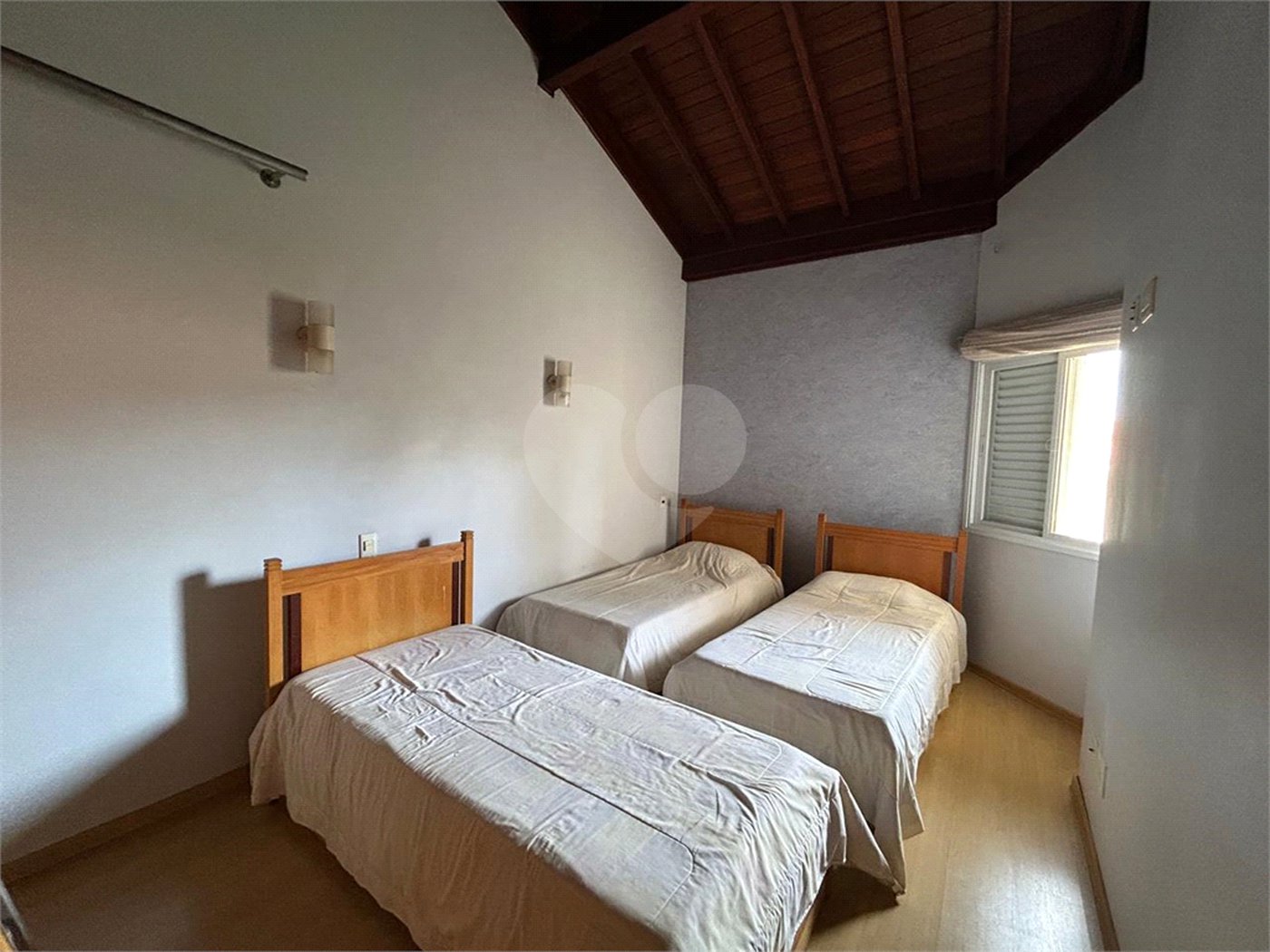 Casa à venda com 5 suítes no condomínio Residencial Bougainville, Campinas - SP
