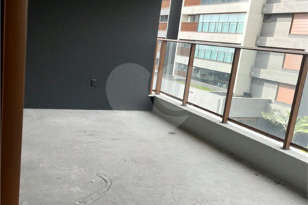 Apartamento à venda com 3 quartos, sendo 1 suíte, em Brooklin Novo, São Paulo, SP