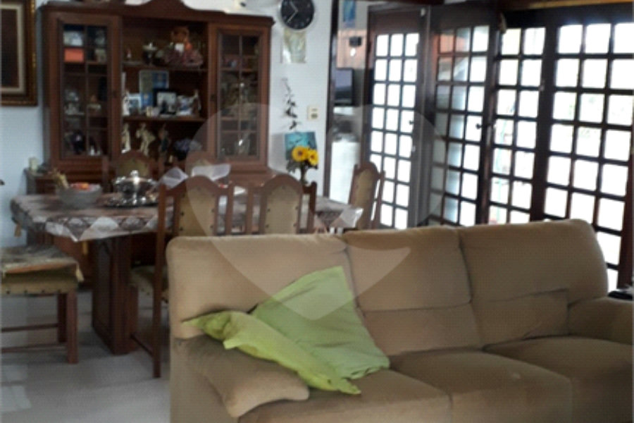 Casa à venda com 3 suítes no condomínio Gleba II, Mairiporã - SP