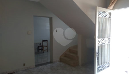 Sobrado à venda com 3 quartos em Vila Nivi, São Paulo, SP
