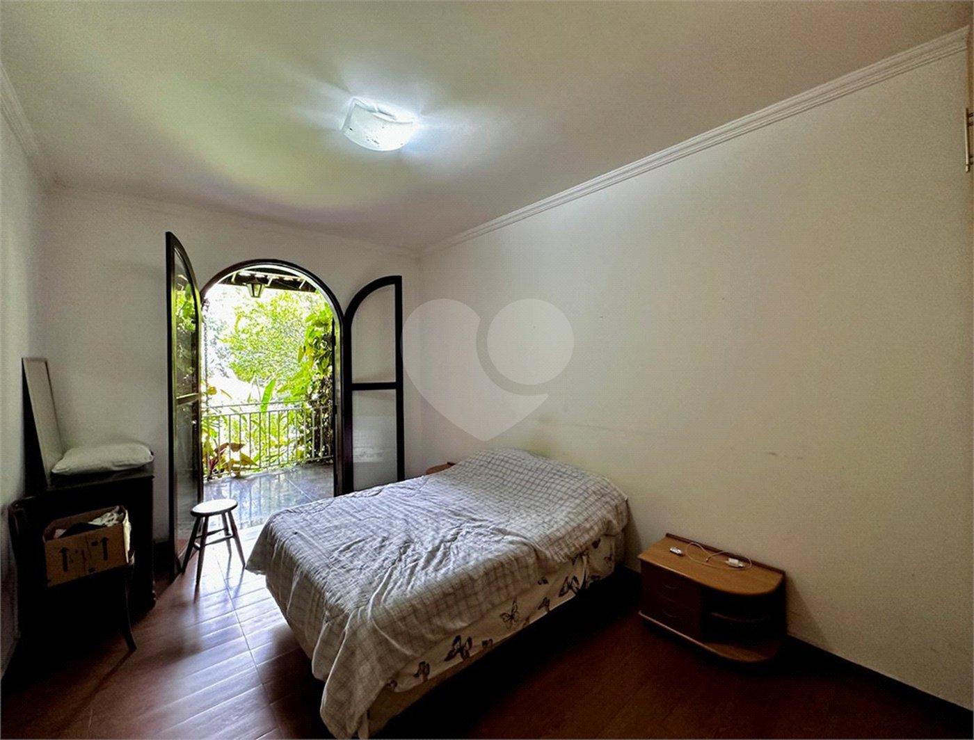 Casa à venda com 4 quartos, sendo 2 suítes,  em Interlagos, São Paulo, SP