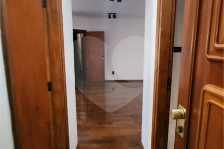 Apartamento à venda com 2 quartos no Centro, Araraquara, SP