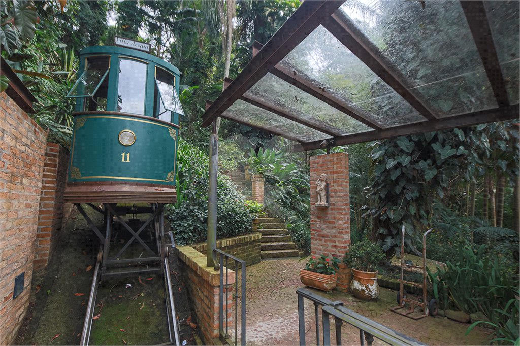 Casa à venda com 4 suítes em Guarapiranga, São Paulo, SP