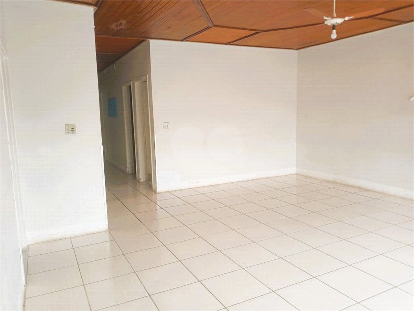 Casa à venda ou para alugar com 7 quartos, sendo 2 suítes, em Jardim Peri Peri, São Paulo, SP