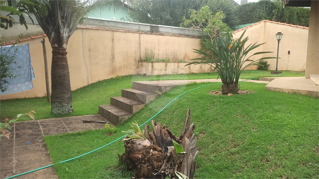Casa à venda com 3 quartos, sendo 1 suíte, no condomínio Serra da Estrela, Atibaia - SP