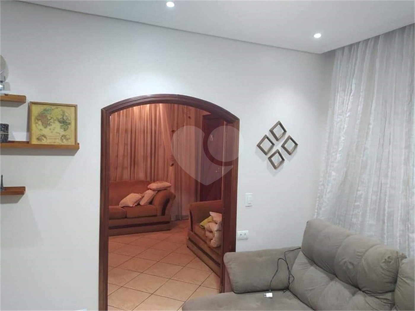 Casa à venda com 4 quartos, sendo 1 suíte, em Jardim Santa Cecília, Guarulhos, SP