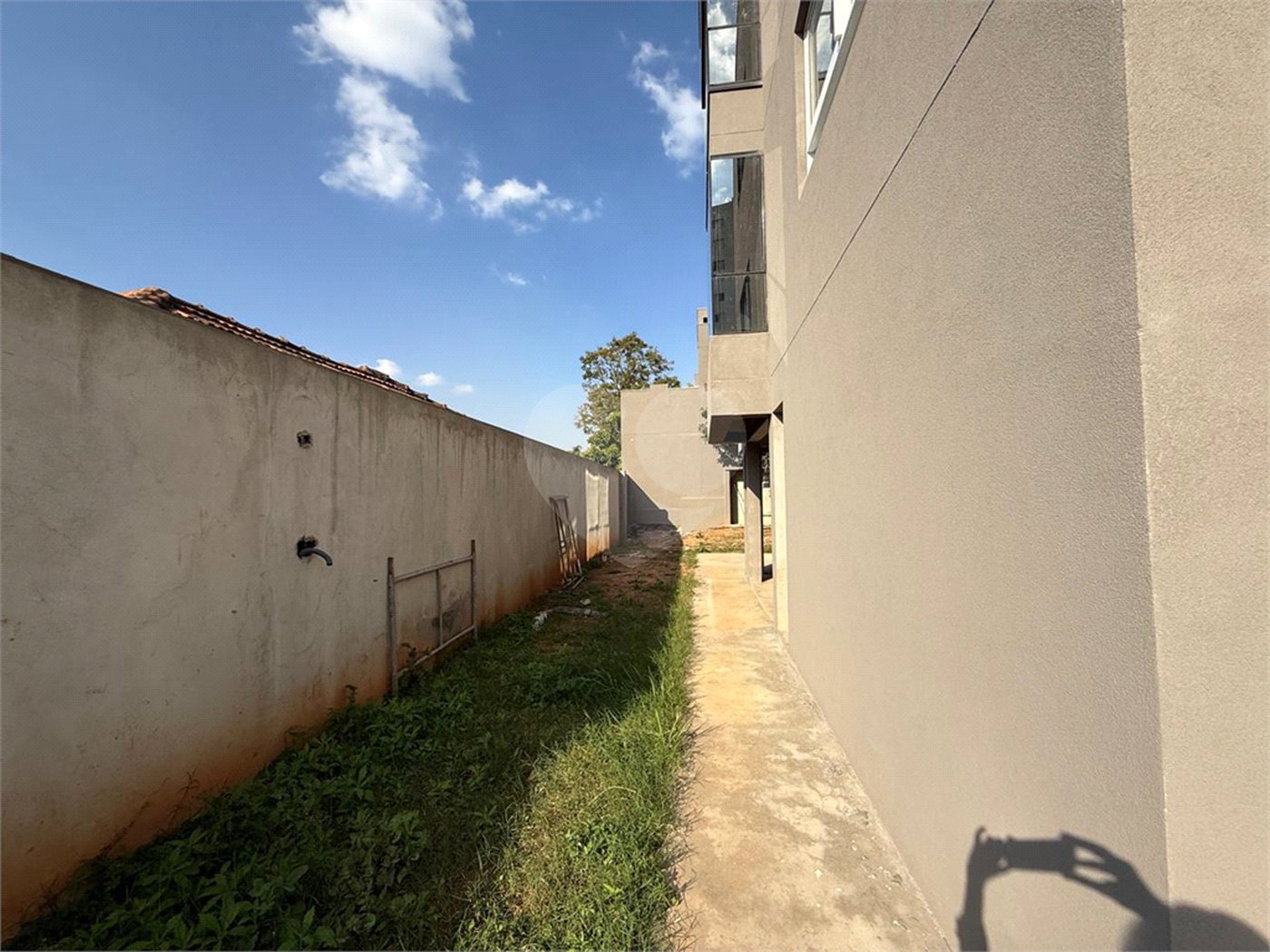 Casa à venda com 3 suítes no condomínio Residencial Floresta, São Paulo - SP