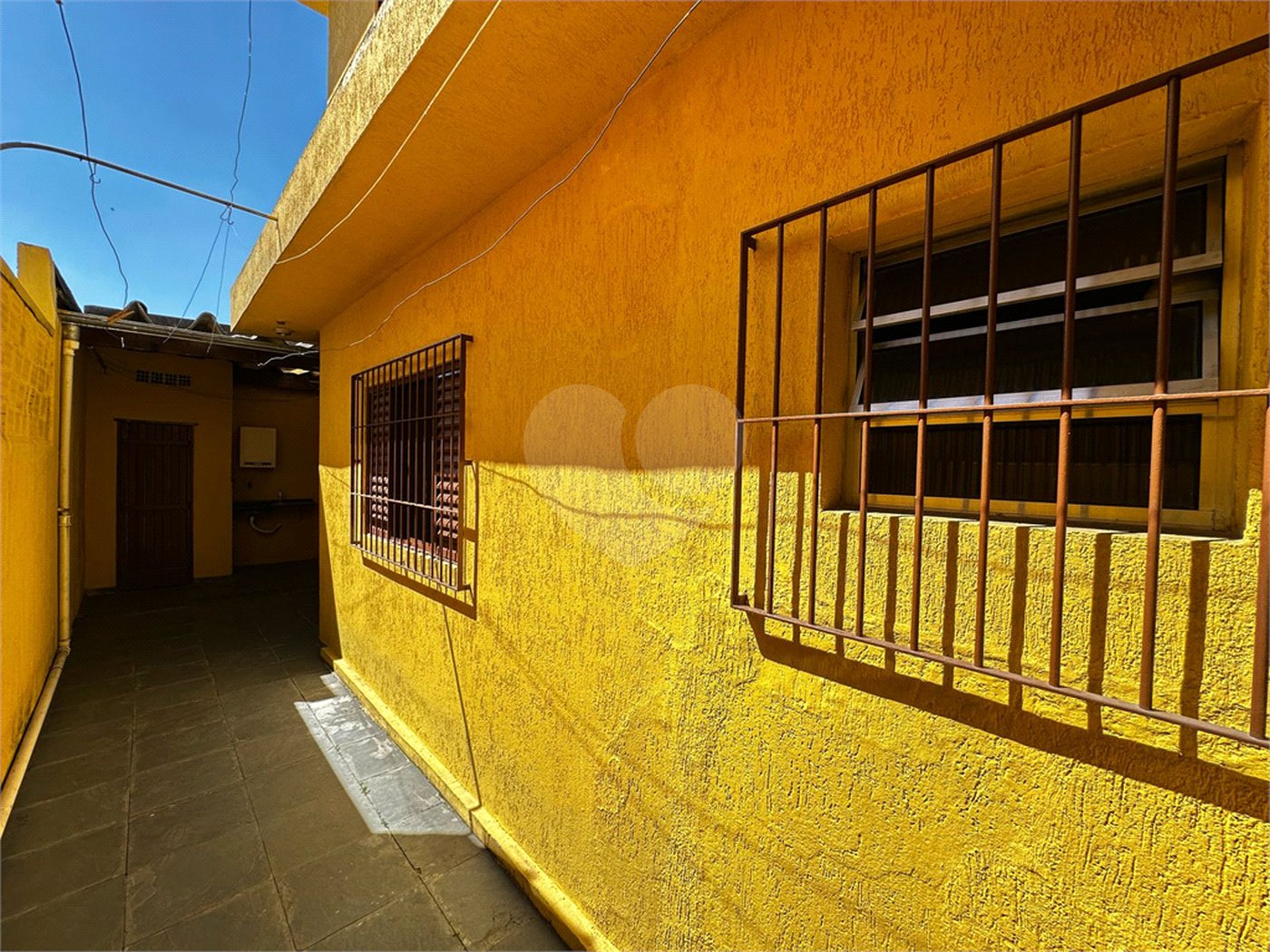 Sobrado à venda com 4 quartos, sendo 1 suíte, em Vila Amorim, Suzano, SP
