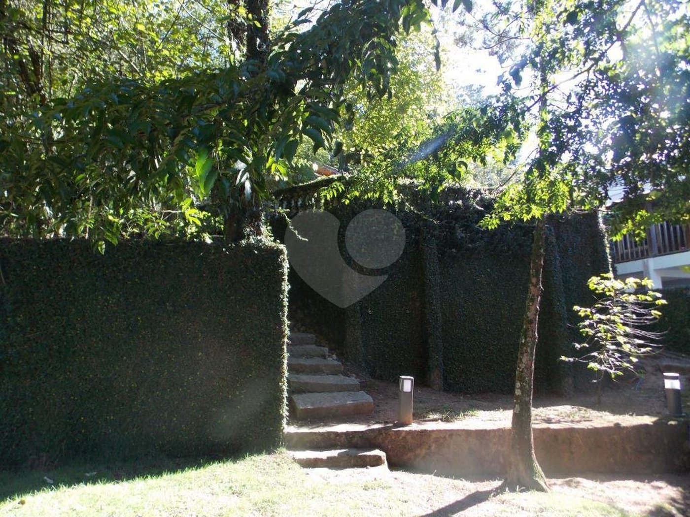 Sobrado à venda com 6 quartos, sendo 4 suítes, em Parque Petrópolis, Mairiporã, SP