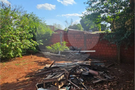 Casa à venda com 3 quartos, sendo 1 suíte, em Vila Áurea, Ponta Porã, MS
