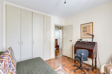 Apartamento à venda com 4 quartos, sendo 1 suíte,  em Chácara Santo Antônio, São Paulo, SP