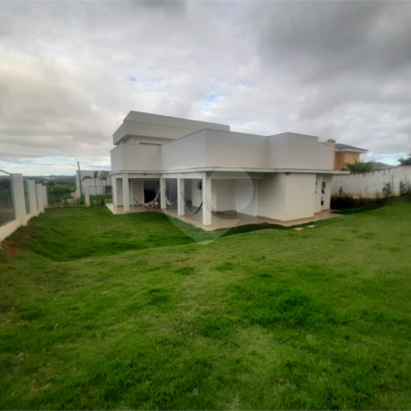 Casa à venda com 3 suítes no condomínio Village Ipanema, Araçoiaba da Serra - SP