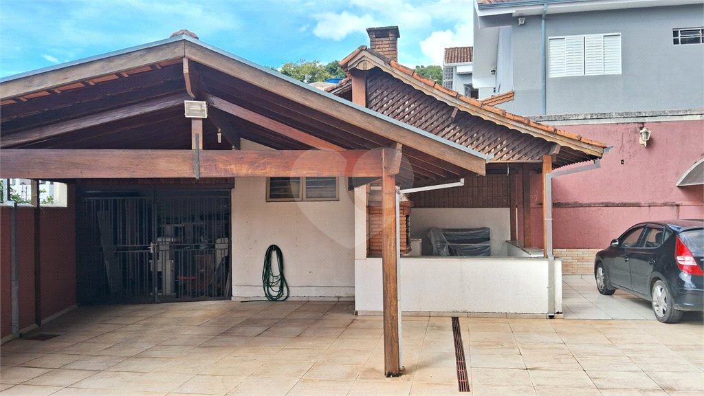 Sobrado à venda com 4 quartos, sendo 2 suítes, em Jardim Quisisana, Poços de Caldas, MG