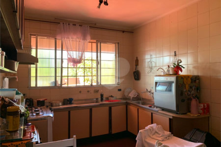 Sobrado à venda ou para alugar com 5 quartos, sendo 4 suítes, em Chácara Monte Alegre, São Paulo, SP