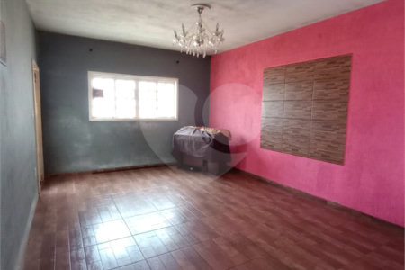 Casa à venda com 2 quartos em Vila Mazzei, Itapetininga, SP