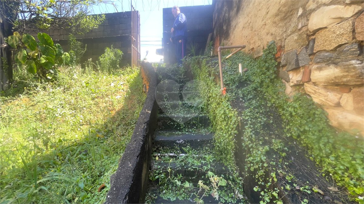Terreno à venda com 3 quartos em Jardim Rizzo, São Paulo, SP
