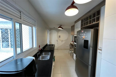 Apartamento à venda com 3 suítes em Santa Teresinha, São Paulo, SP