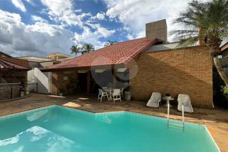 Casa à venda com 5 quartos, sendo 2 suítes,  no condomínio Village D'avignon, Sorocaba - SP