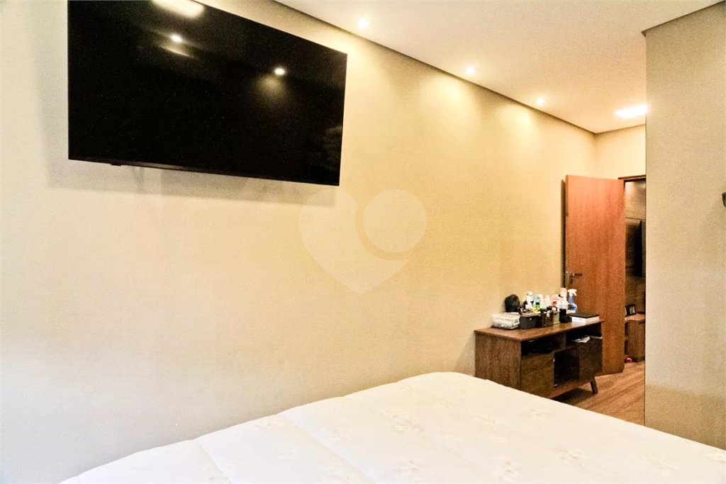 Sobrado à venda com 2 quartos, sendo 1 suíte, em Vila dos Remédios, São Paulo, SP