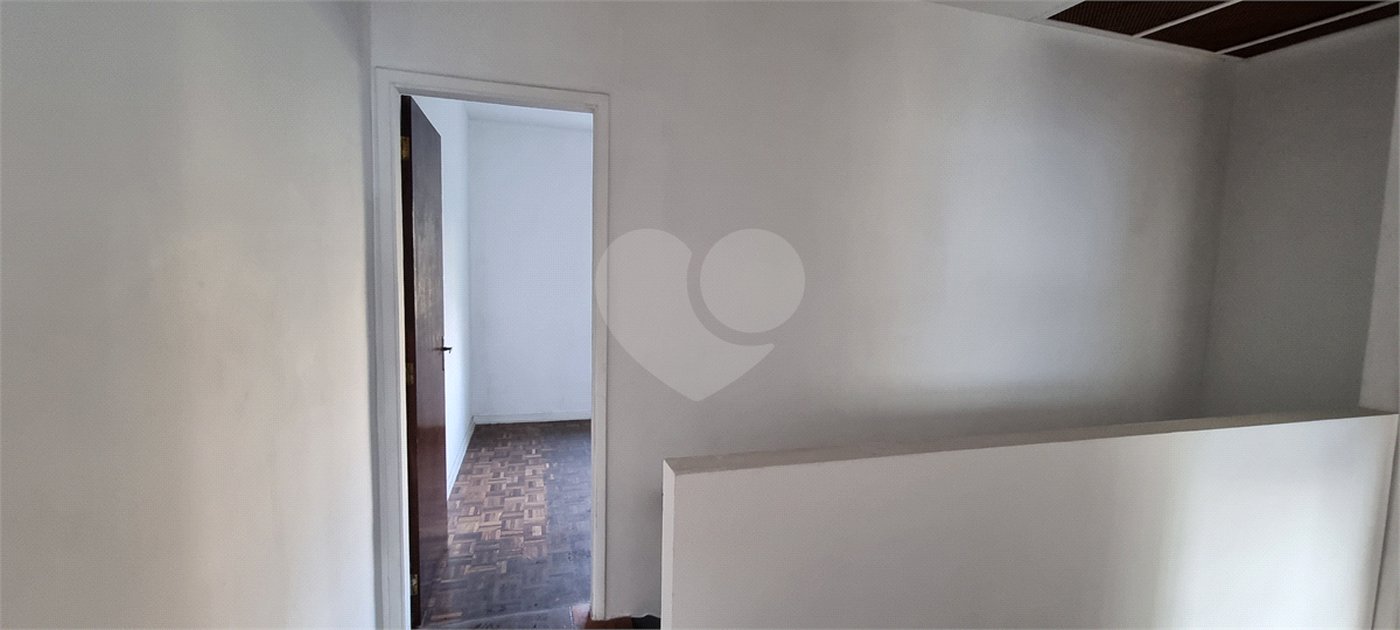 Casa à venda com 3 quartos, sendo 1 suíte,  em Jardim Rosa Maria, São Paulo, SP