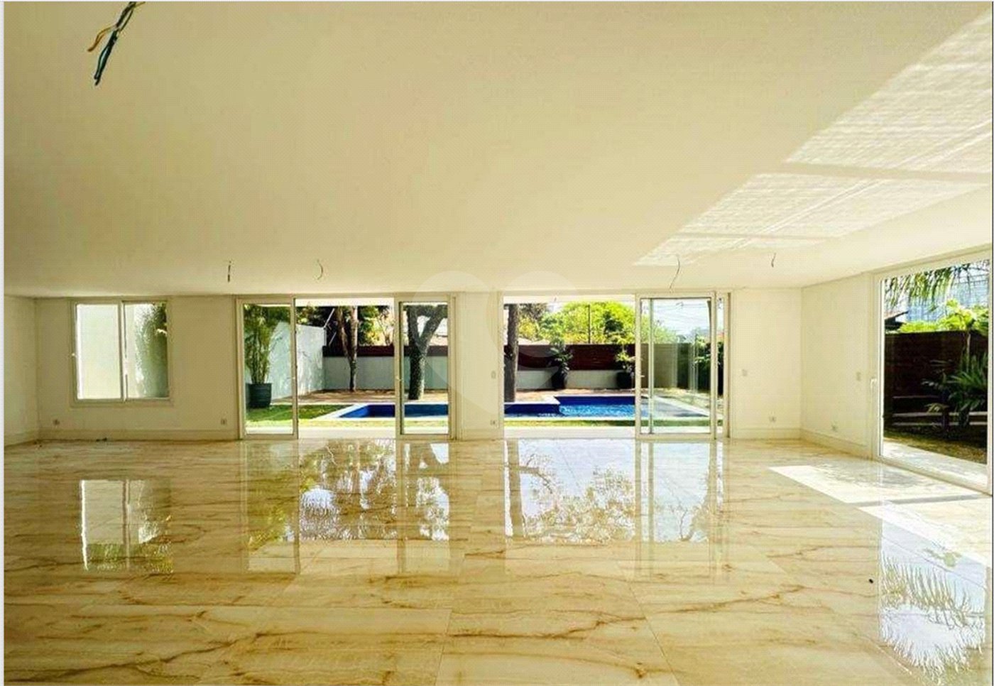 Casa à venda com 4 suítes no condomínio Porto Fino, São Paulo - SP