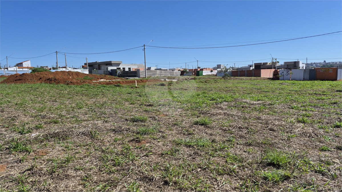 Terreno à venda em Loteamento Residencial Tivolli, Itapetininga, SP