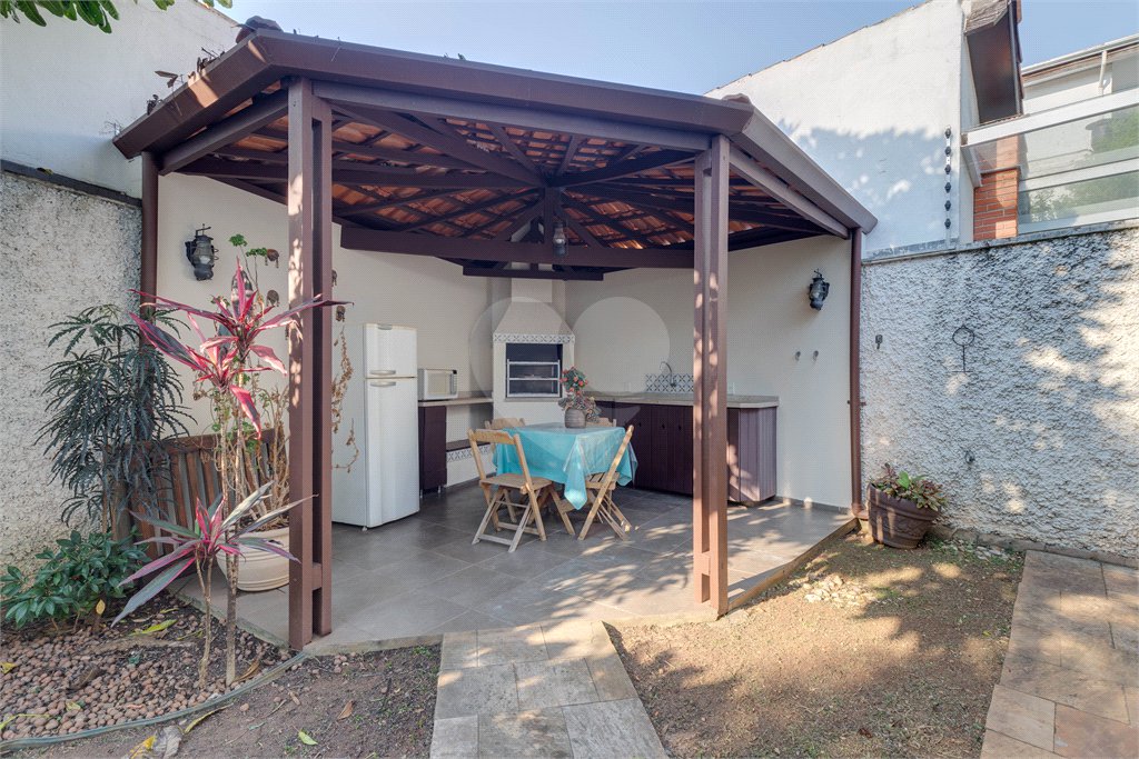 Casa Térrea à venda com 3 suítes em Granja Julieta, São Paulo, SP