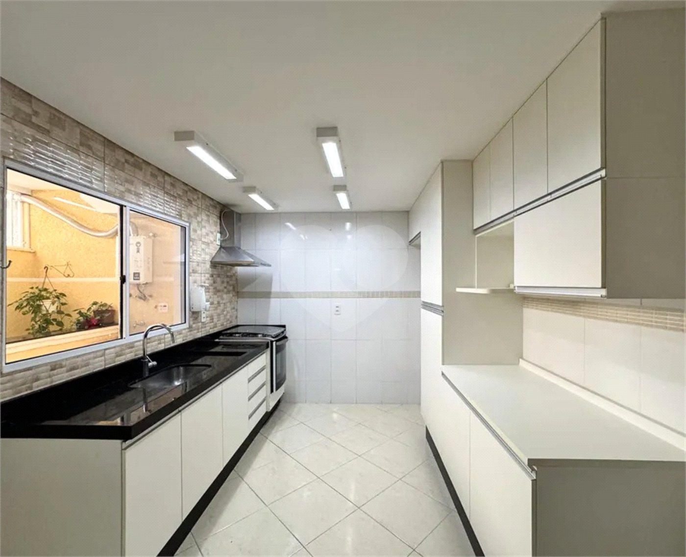 Casa à venda com 3 suítes em Água Fria, São Paulo, SP