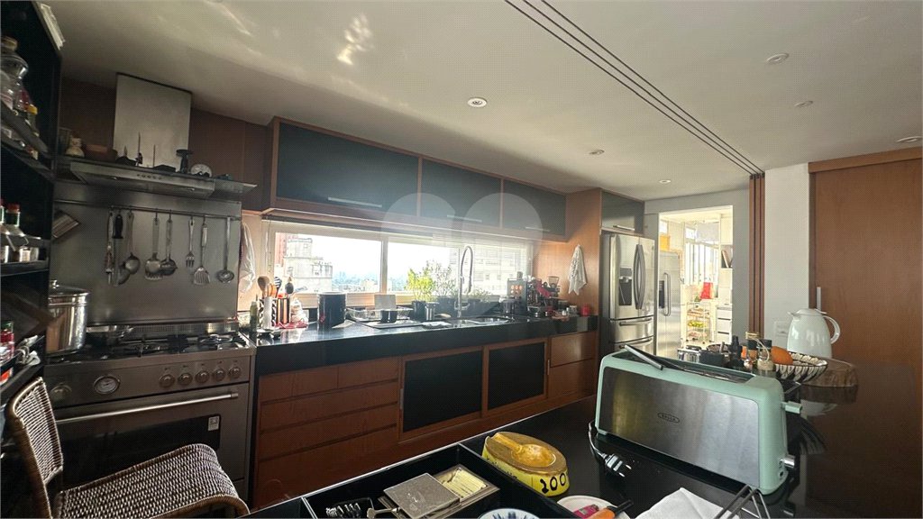 Apartamento à venda com 3 quartos, sendo 2 suítes, em Jardim Paulista, São Paulo, SP
