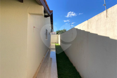 Casa à venda com 2 quartos, sendo 1 suíte, em Vila Renô, Ponta Porã, MS