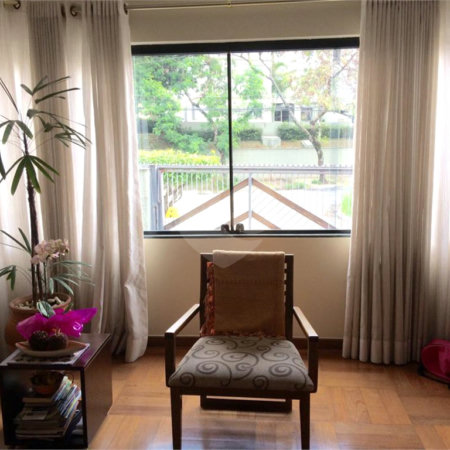 Sobrado à venda com 4 quartos, sendo 1 suíte, em Jardim Pinheiros, São Paulo, SP