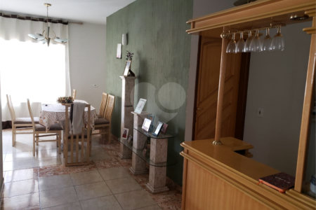 Sobrado à venda com 3 quartos, sendo 1 suíte, em Vila Guaca, São Paulo, SP