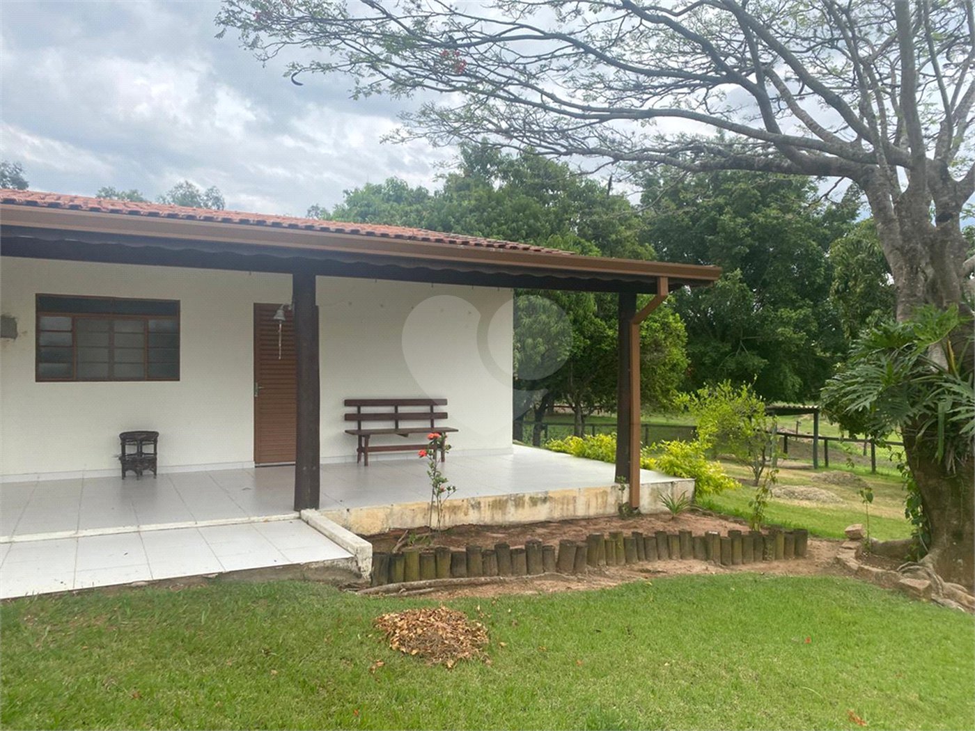 Casa à venda com 8 quartos, sendo 4 suítes, no condomínio Santa Filomena, Salto - SP