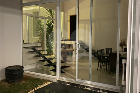 Casa à venda com 3 suítes no condomínio Jardim Primavera, Louveira - SP