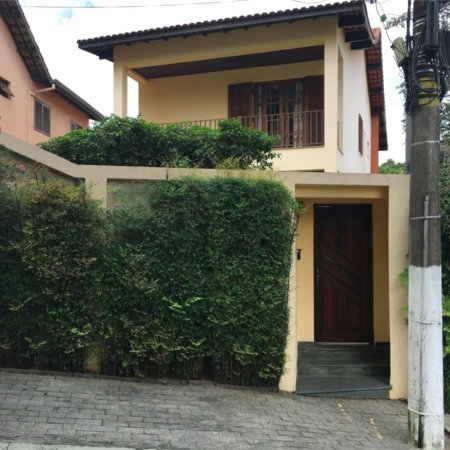 Casa à venda com 4 quartos, sendo 2 suítes, em Vila Suzana, São Paulo, SP