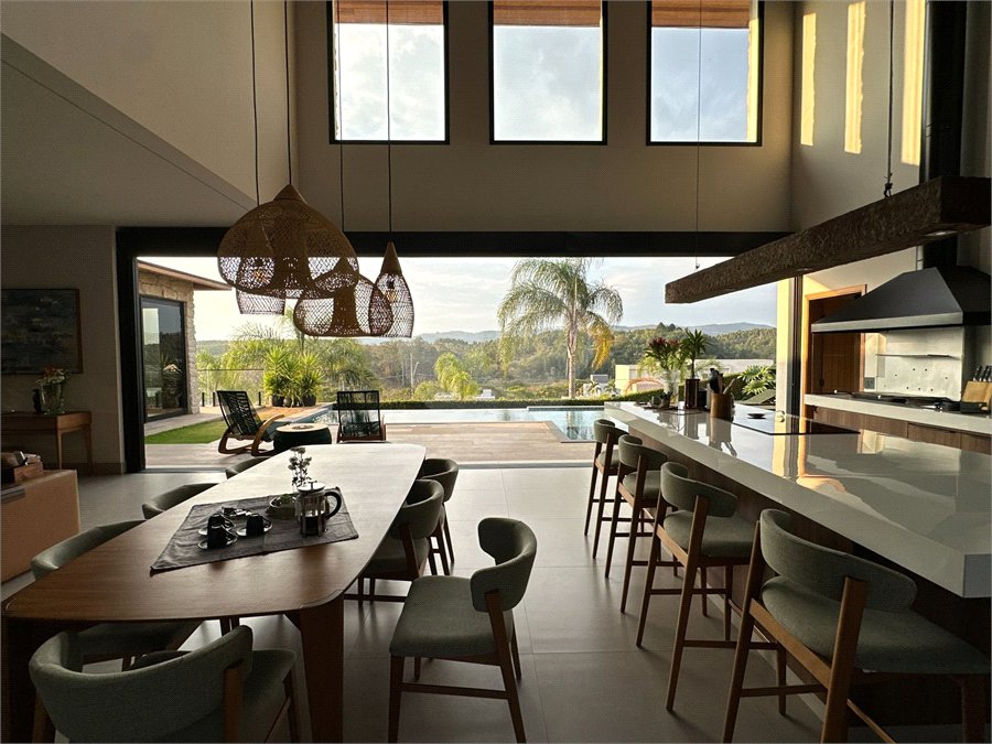 Casa Térrea à venda ou para alugar com 3 suítes em Jardim Leonor, Itatiba, SP