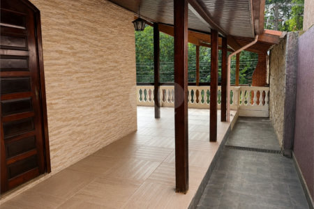 Casa à venda com 3 quartos, sendo 1 suíte, em Guarapiranga, São Paulo, SP