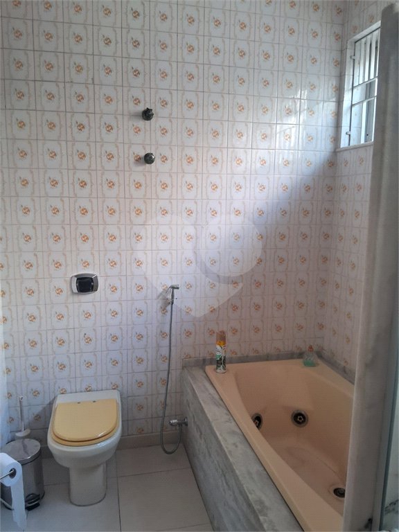 Casa à venda com 3 quartos, sendo 2 suítes, no condomínio Rio Bon, Rio de Janeiro - RJ