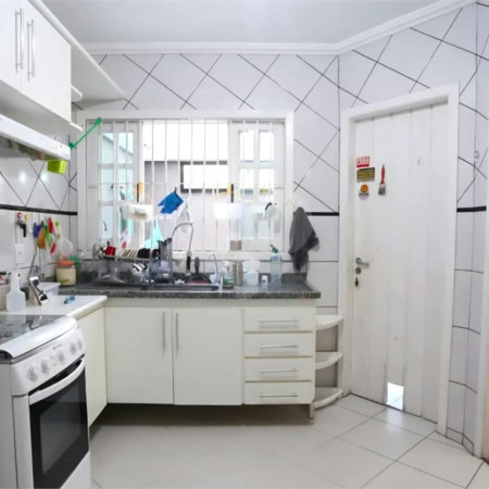 Casa à venda com 3 quartos, sendo 1 suíte,  no condomínio Residencial Villagio, São Paulo - SP