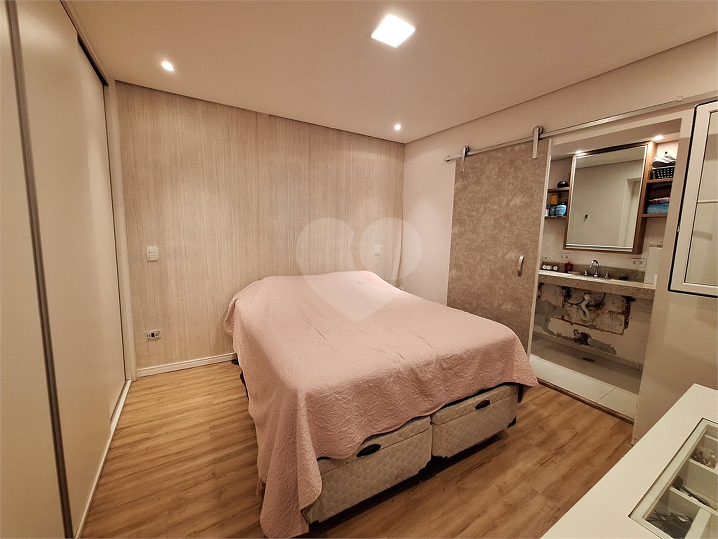 Casa à venda com 3 quartos, sendo 1 suíte, em Chora Menino, São Paulo, SP