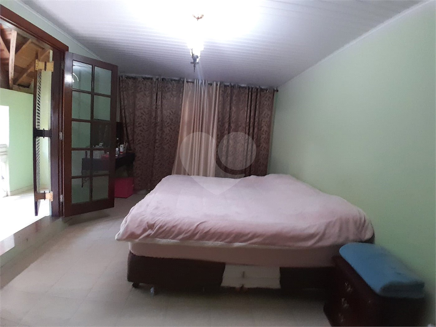 Casa à venda com 3 quartos, sendo 2 suítes,  no condomínio Alpes da Cantareira, Mairiporã - SP
