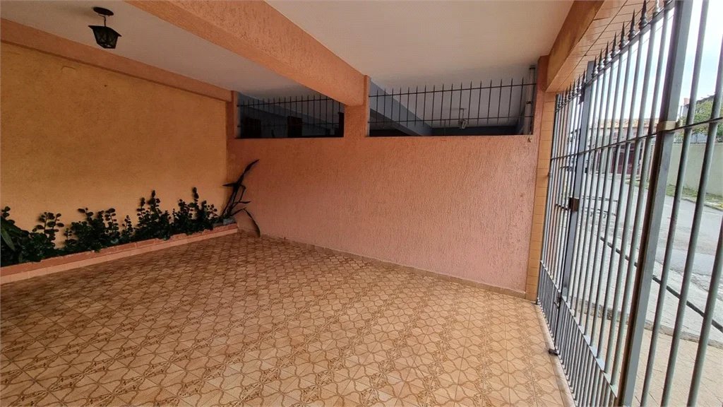 Casa à venda com 3 quartos em Cidade dos Bandeirantes, São Paulo, SP