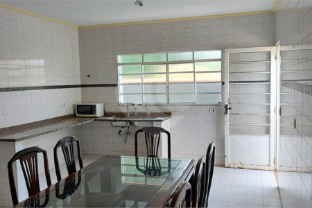Sobrado à venda com 3 quartos, sendo 1 suíte, em Ressaca, Atibaia, SP