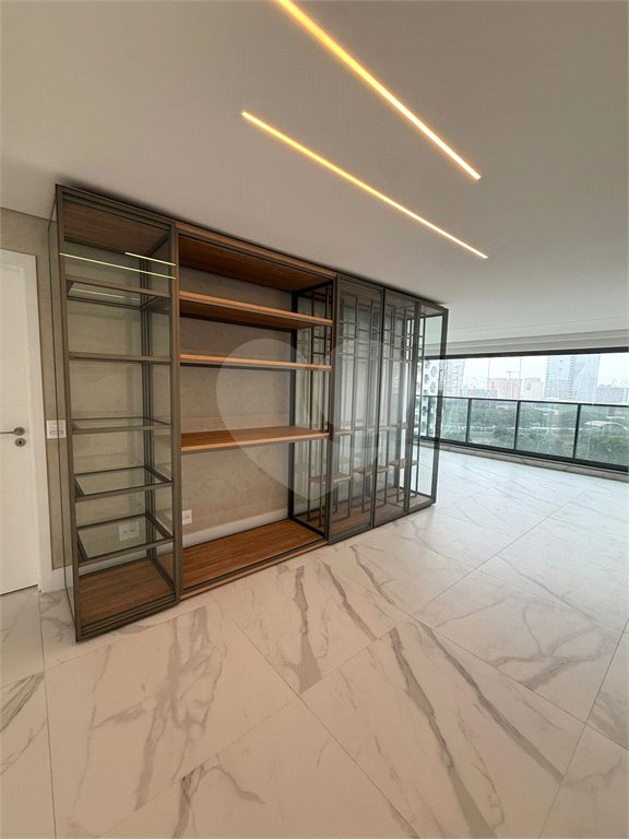 Apartamento para alugar com 4 suítes em Jardim Morumbi, São Paulo, SP