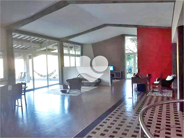 Casa à venda com 4 quartos, sendo 2 suítes,  no condomínio Campos de Mairiporã Gleba 1, Mairiporã - SP