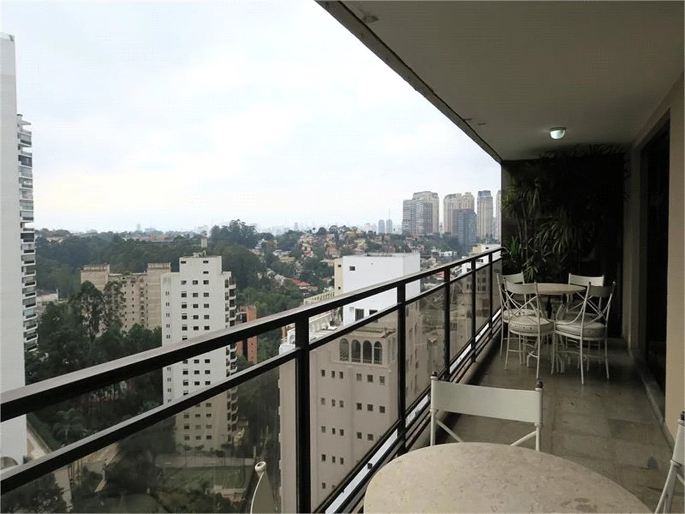 Apartamento à venda com 3 quartos, sendo 2 suítes,  em Real Parque, São Paulo, SP