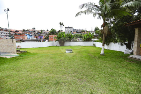 Chácara à venda com 3 quartos, sendo 1 suíte, em Vila São Pedro, Suzano, SP