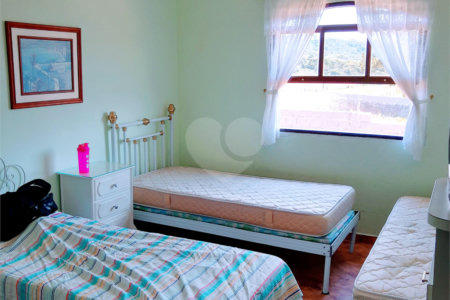 Chácara à venda com 5 quartos, sendo 1 suíte,  em Alpes do Sarapu, Salto de Pirapora, SP